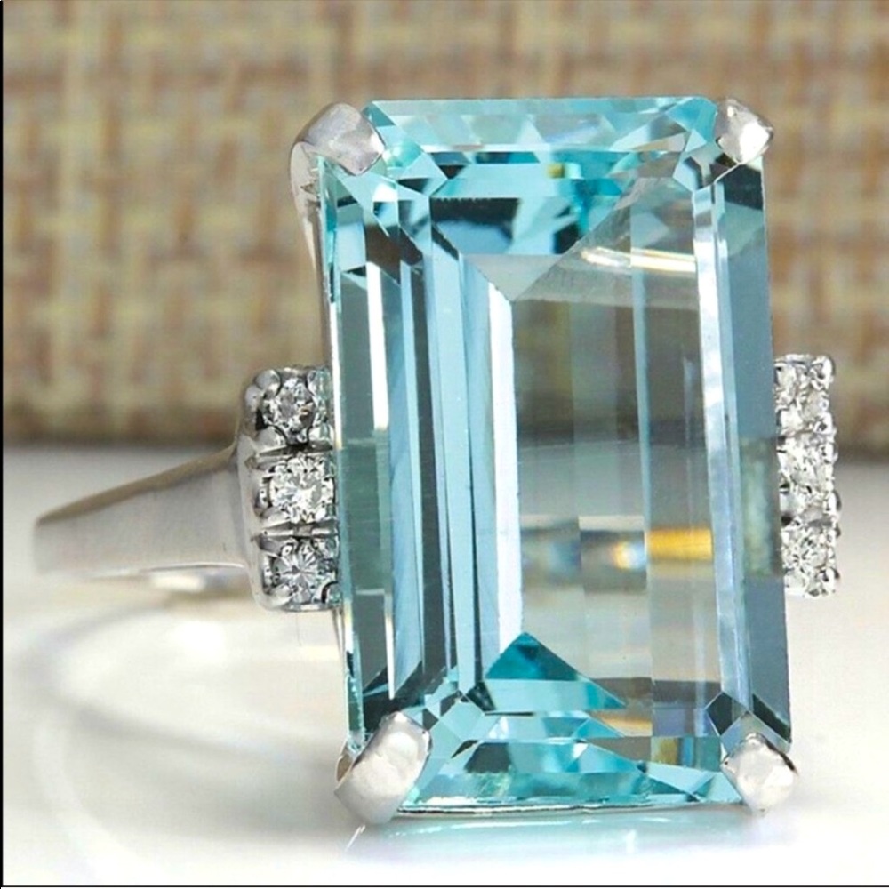 New Natural Aquamarine Ring - Picture 2 of 3